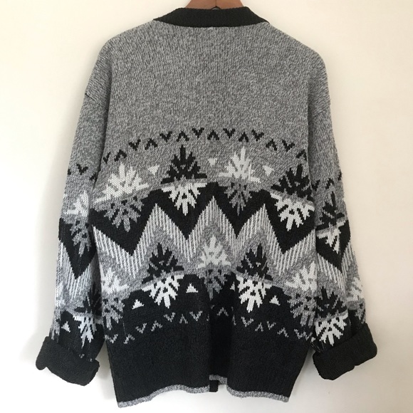 Botany Bay Traders Sz XL Knit Oversized Button Up V Neckline Winter Snowflake - Picture 6 of 10